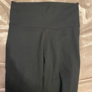 Black athleta cropped leggings